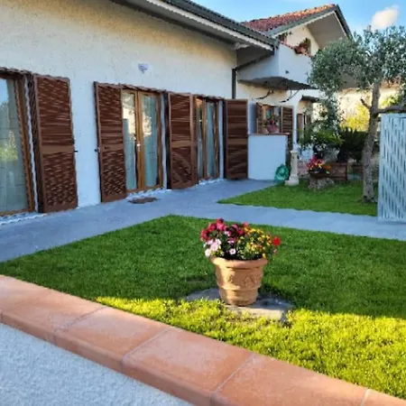 Semindipendente Con 6 Posti Letto Ferienhaus *